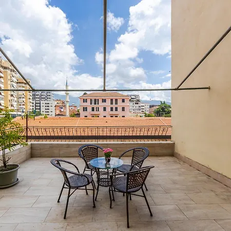 New Bazaar Panorama By Pikhost 地拉那