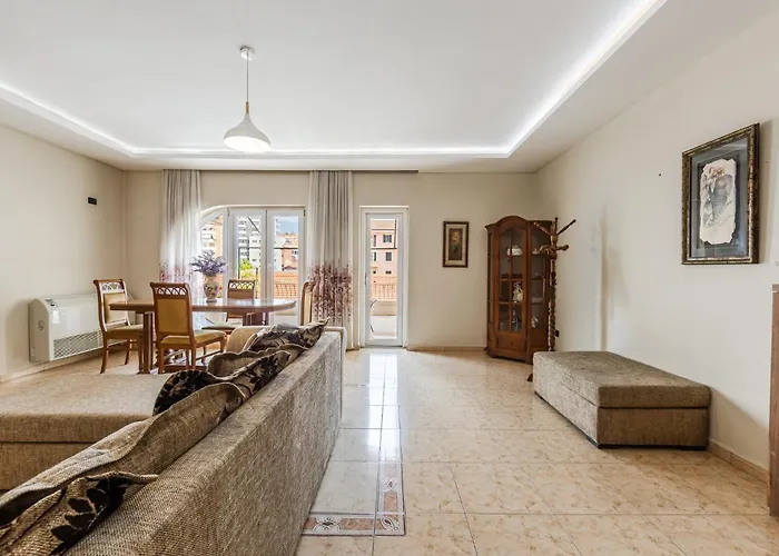 דירה New Bazaar Panorama By Pikhost טיראנה