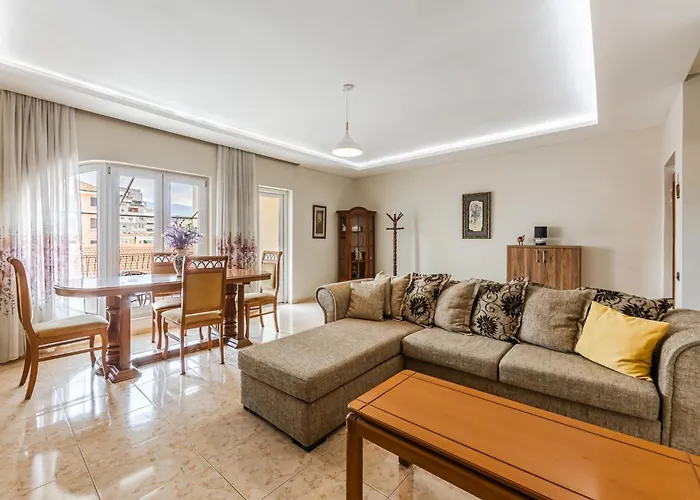 New Bazaar Panorama By Pikhost דירה