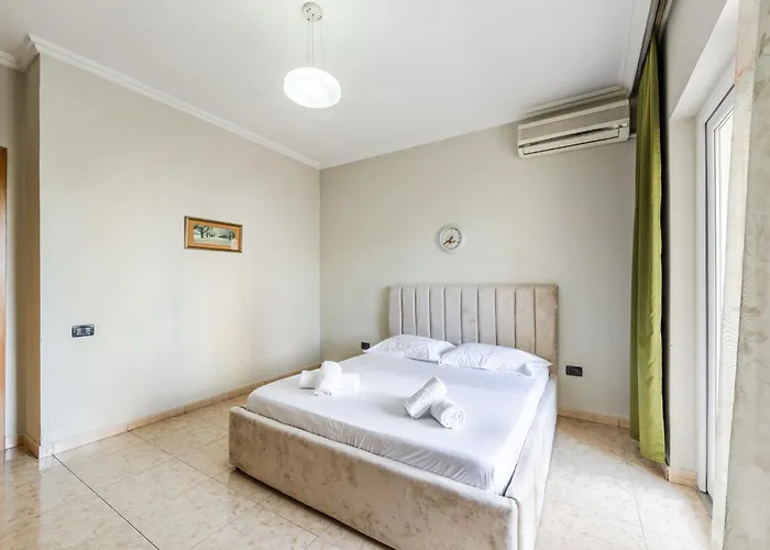 New Bazaar Panorama By Pikhost דירה