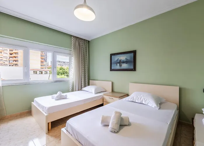 New Bazaar Panorama By Pikhost דירה טיראנה