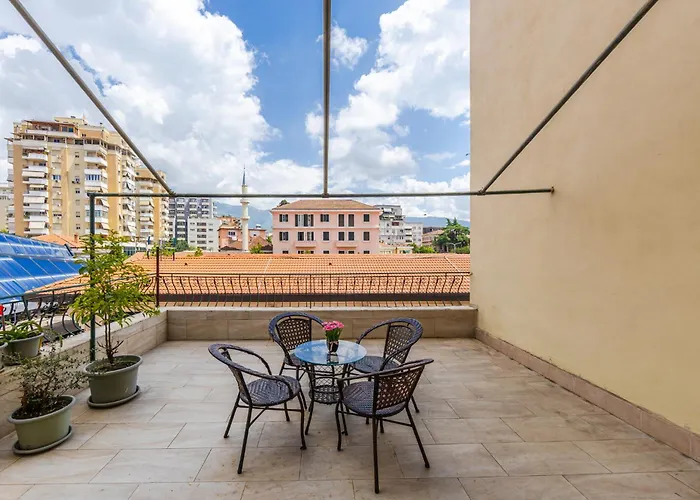 New Bazaar Panorama By Pikhost טיראנה