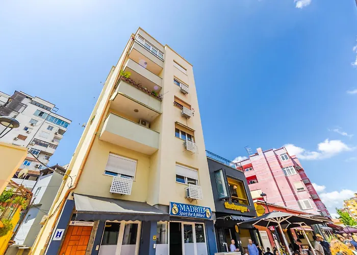 New Bazaar Panorama By Pikhost דירה טיראנה